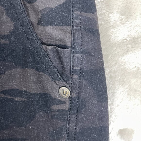 Vuori Athletic Shorts Lined Mens 28-30" Waist Camo Sports Training Gym - Picture 3 of 14